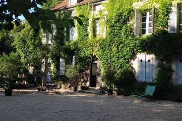 تختخواب و صبحانه Les Chambres D Hôtes Du Bois Joli