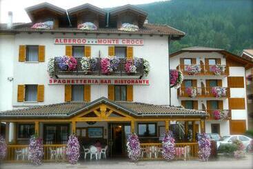 בית מלון כפרי Albergo Montecroce