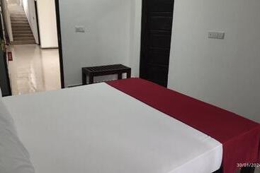 هتل Laxsume Guest House Nilaveli