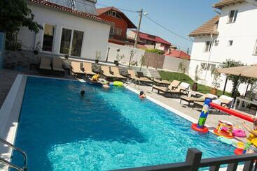 هتل Marailis Mangalia
