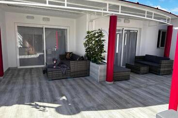 هتل Paradise Resort   Fkk Swinger & Nudist Couples Only
