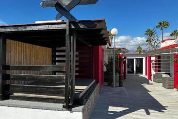 هتل Paradise Resort   Fkk Swinger & Nudist Couples Only