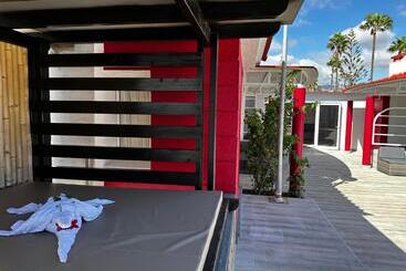 هتل Paradise Resort   Fkk Swinger & Nudist Couples Only