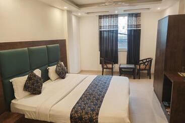Tark A Family Hotel Near Igi Airport Delhi