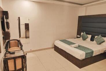 Tark A Family Hotel Near Igi Airport Delhi