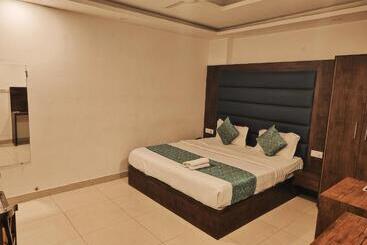Tark A Family Hotel Near Igi Airport Delhi