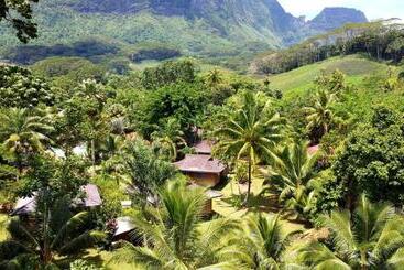 هتل Eco Lodge Village Temanoha