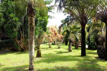 هتل Eco Lodge Village Temanoha