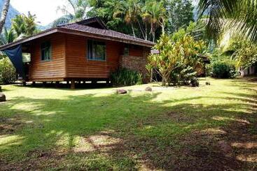 هتل Eco Lodge Village Temanoha
