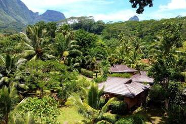 هتل Eco Lodge Village Temanoha