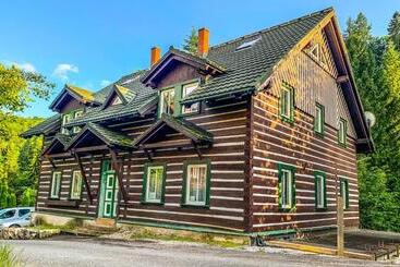 پانسیون Penzion Zelené údolí