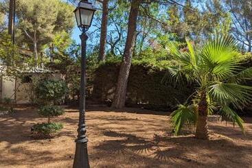 پانسیون Villa Serena   Piscine, Tennis   Plage Sable 700m
