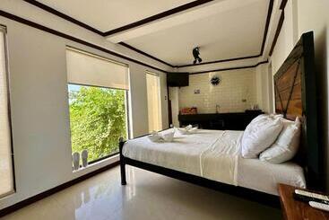 استراحتگاه Castle View Hotel Samal