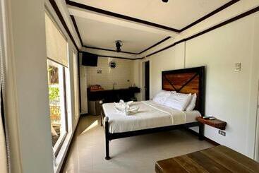 استراحتگاه Castle View Hotel Samal