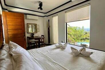 استراحتگاه Castle View Hotel Samal