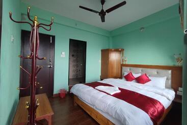 Sarangkot Hotel New Galaxy