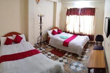 Sarangkot Hotel New Galaxy