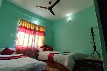 Sarangkot Hotel New Galaxy