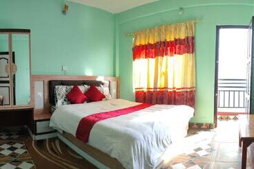 Sarangkot Hotel New Galaxy