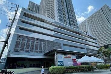 1br Deluxe At Breeze Residences Manila Bay Sunset View Near Moa