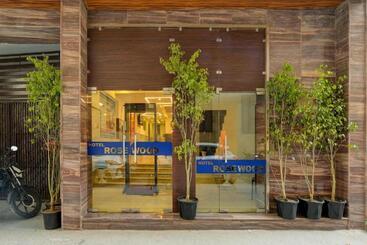 Airport Hotel De Rosewood
