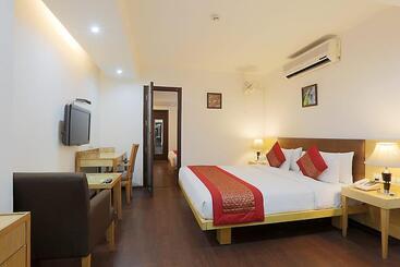 Airport Hotel De Rosewood