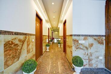 Airport Hotel De Rosewood