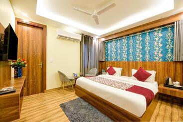 Airport Hotel De Rosewood