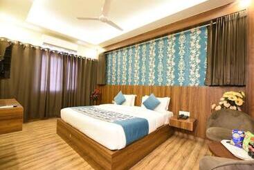 Airport Hotel De Rosewood