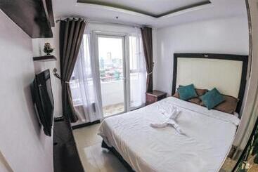 Enjoy Free Sauna And Pool Access, Save 70 Percent This Month On A Deluxe Unit In Manila With A Balco