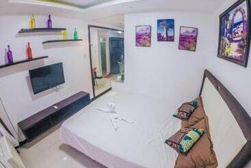 Enjoy Free Sauna And Pool Access, Save 70 Percent This Month On A Deluxe Unit In Manila With A Balco