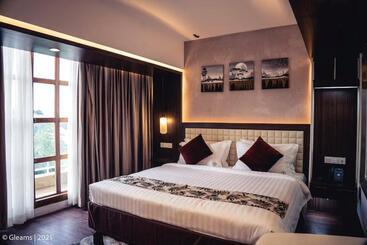 Grand River View Hotel   Rajshahi