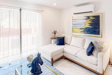 هتل Alina 203a @ Morgan Residences