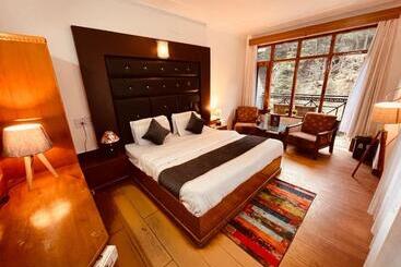 هتل Hadimba Inn   Hadimba Devi Temple Road ,manali