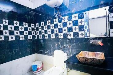 هتل Luxe Getaways Classic Nizammuddin Railway Station