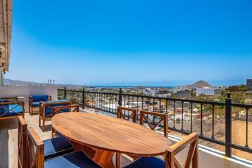 هتل Morgan Residences 607a