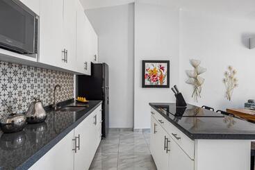 هتل Morgan Residences 607a