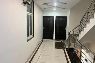 هتل Tej View Near Igi Airport T3