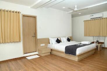 هتل The Rivera,rajkot