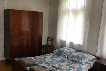 پانسیون Guest House Nana