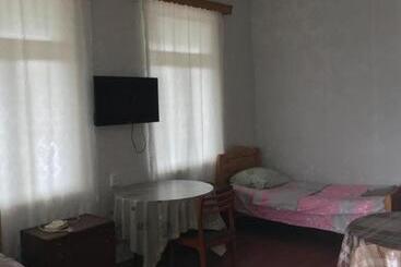 پانسیون Guest House Nana