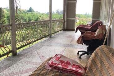 پانسیون Guest House Nana