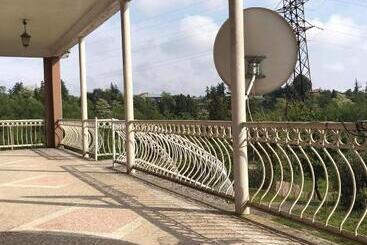 پانسیون Guest House Nana