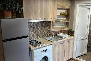 پانسیون Maia`s Guest House
