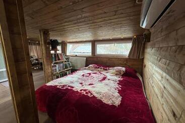 پانسیون Maia`s Guest House
