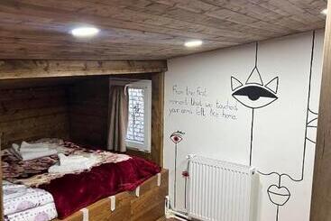 پانسیون Maia`s Guest House