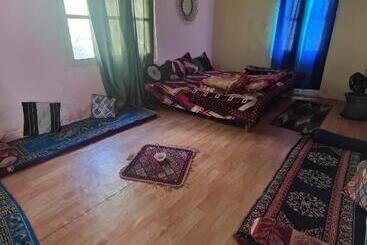 پانسیون Renuka Homestay And Cafe