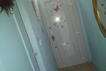 پانسیون Room In House 2 Floors 2 Bedrooms Near Central Station