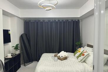 Azure Urban Resort   City View 1br   Ps4, Billiards, Netflix, Karaoke