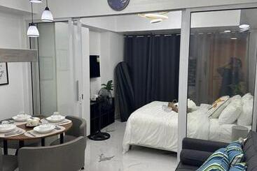 Azure Urban Resort   City View 1br   Ps4, Billiards, Netflix, Karaoke